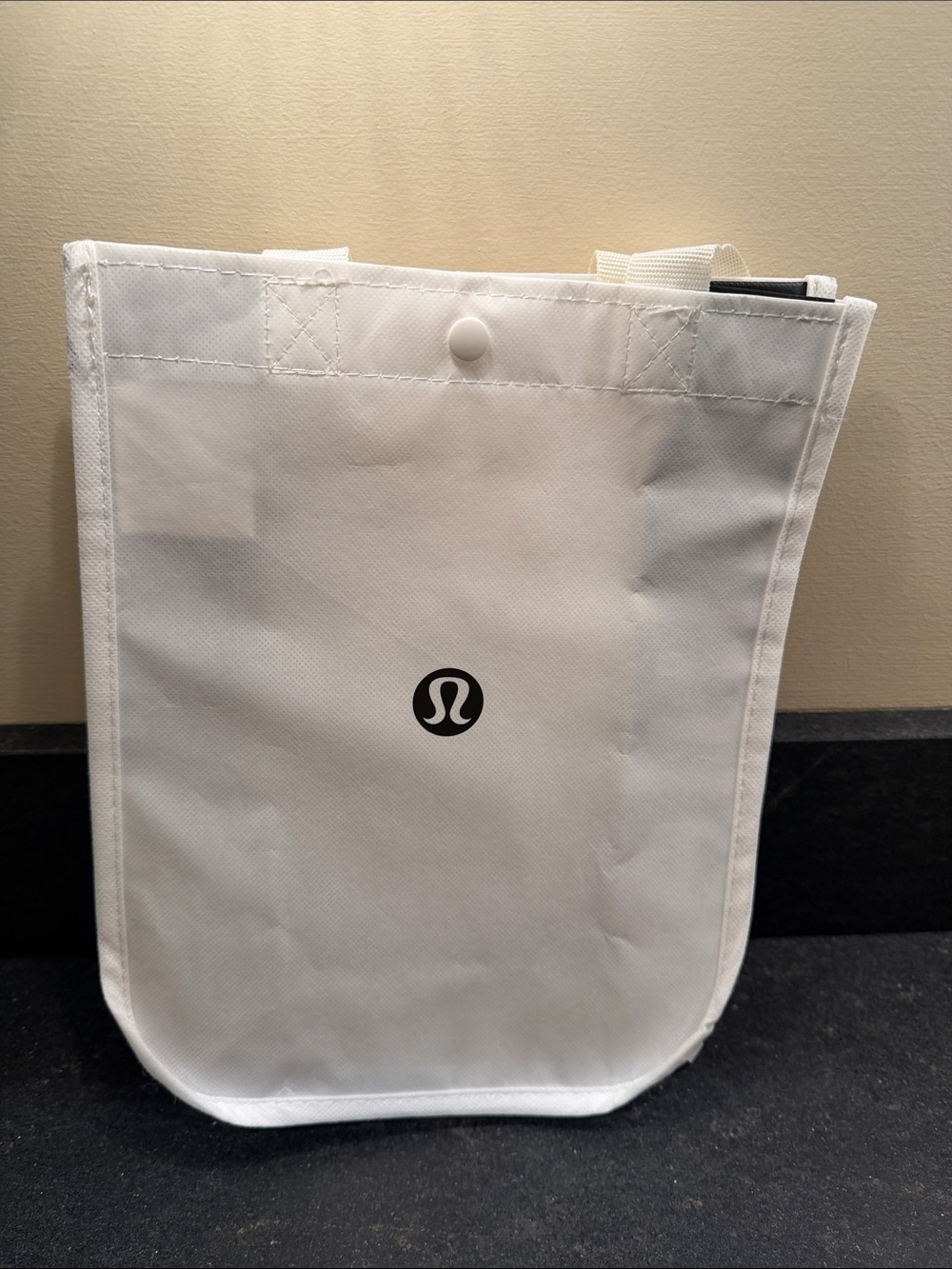 NEW🤩LULULEMON SMALL WHITE & BLACK REUSABLE TOTE BAG WITH HANDLES & SNAP CLOSURE - Picture 2 of 10